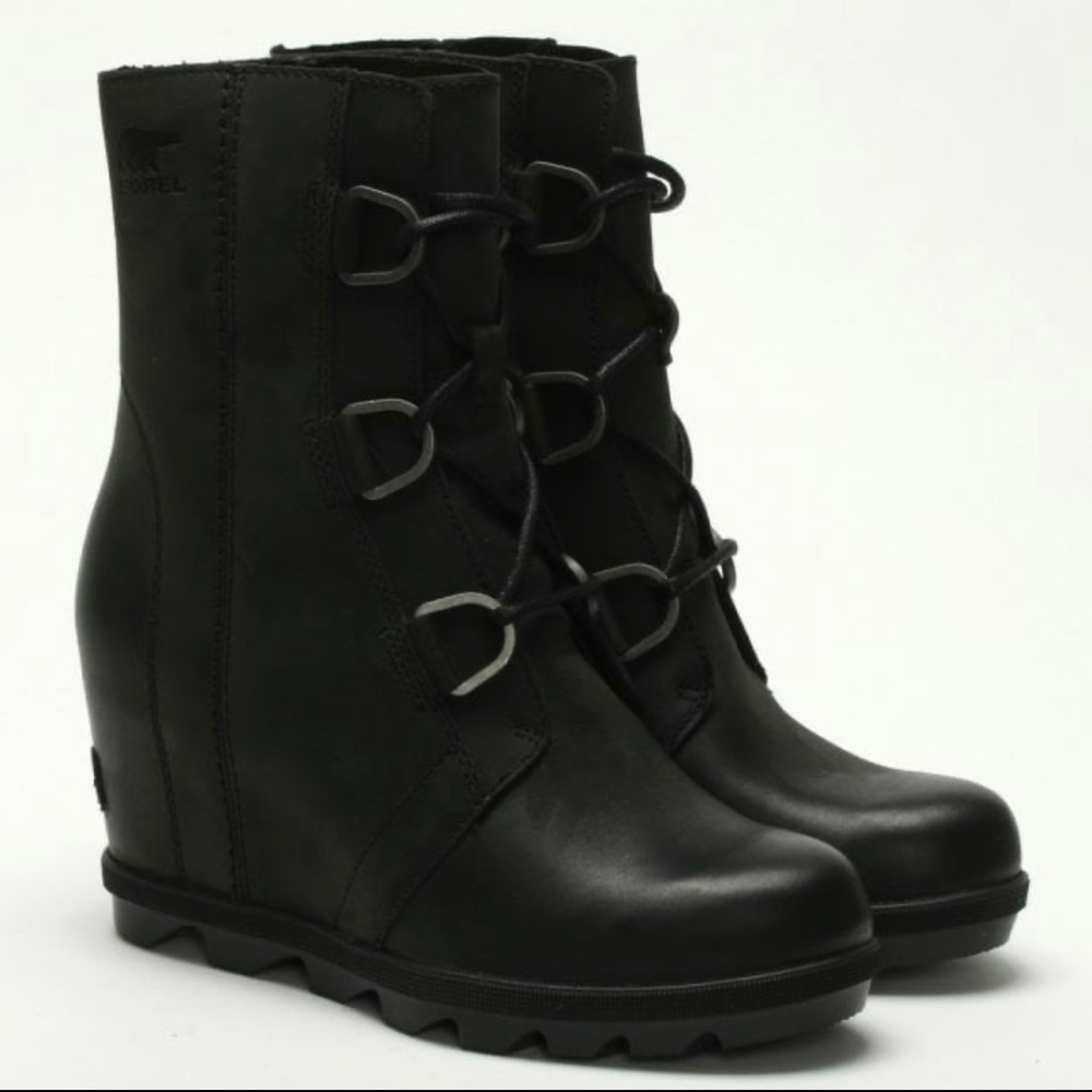 Sorel Wedged Leather Boots 9.5